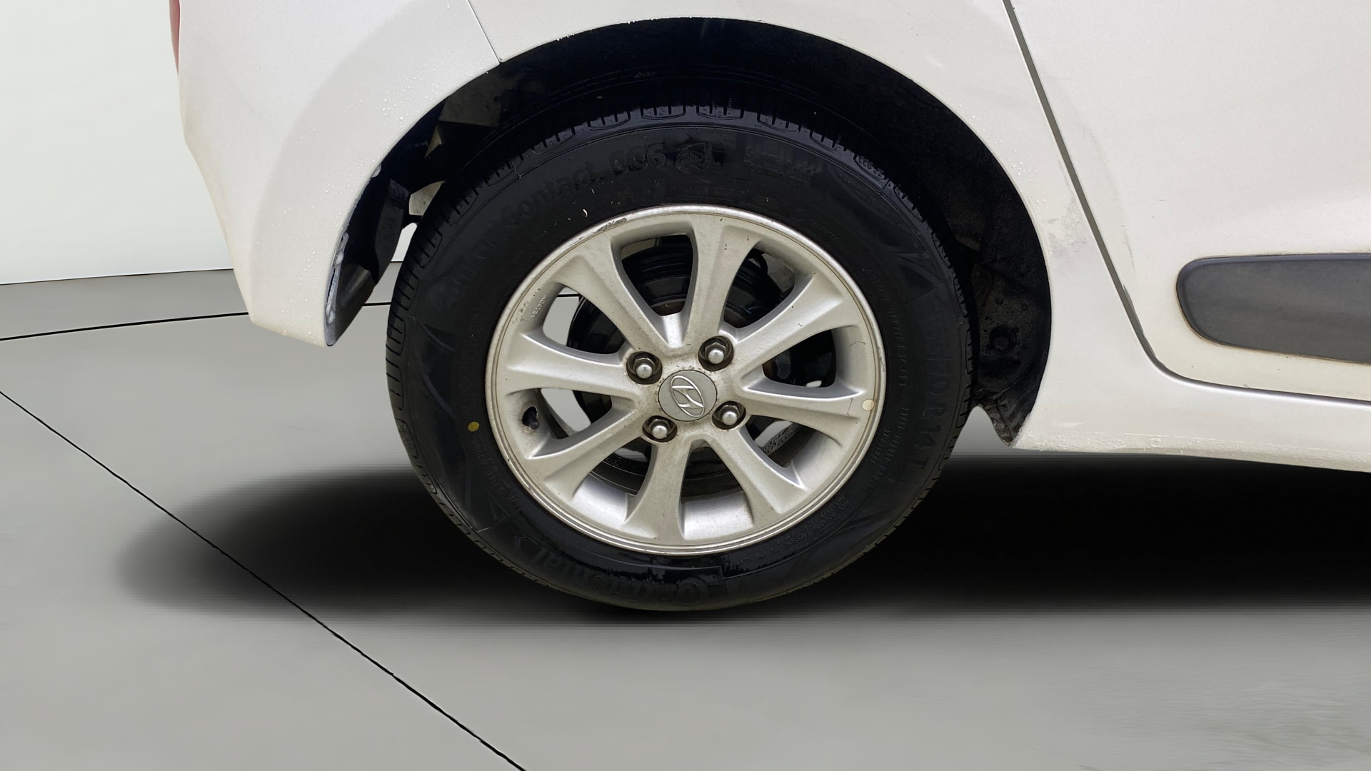 View 2015 Hyundai Grand i10 Asta AT 1.2 Kappa VTVT Image 23 Used 2015 Hyundai Grand i10 Asta AT 1.2 Kappa VTVT Image 23