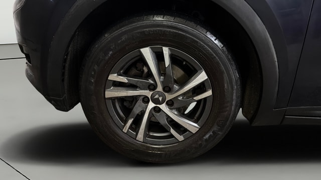 View Mahindra XUV700 Image 28 Used Mahindra XUV700 Image 28