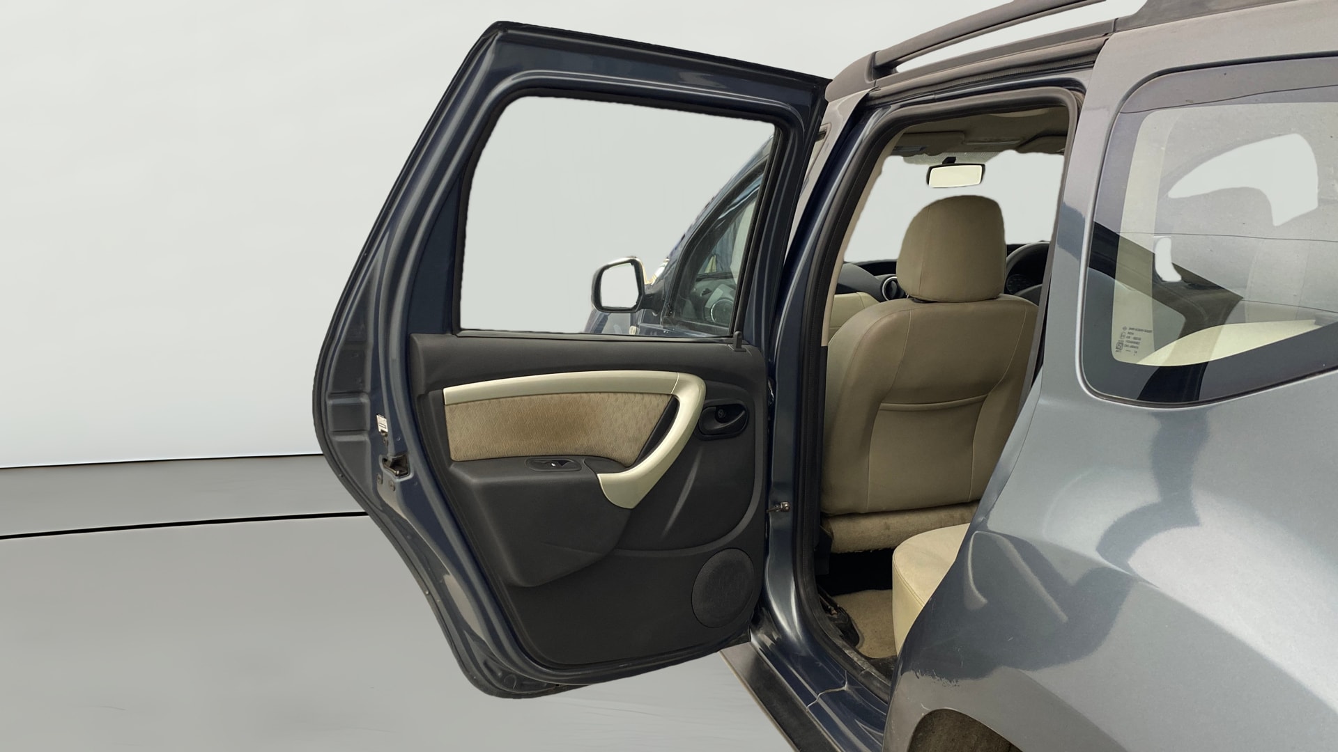 View 2014 Renault Duster Petrol RXE BS IV Image 22 Used 2014 Renault Duster Petrol RXE BS IV Image 22