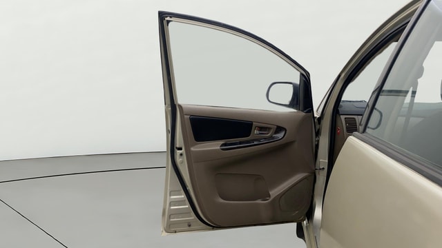 View Toyota Innova Image 32 Used Toyota Innova Image 32