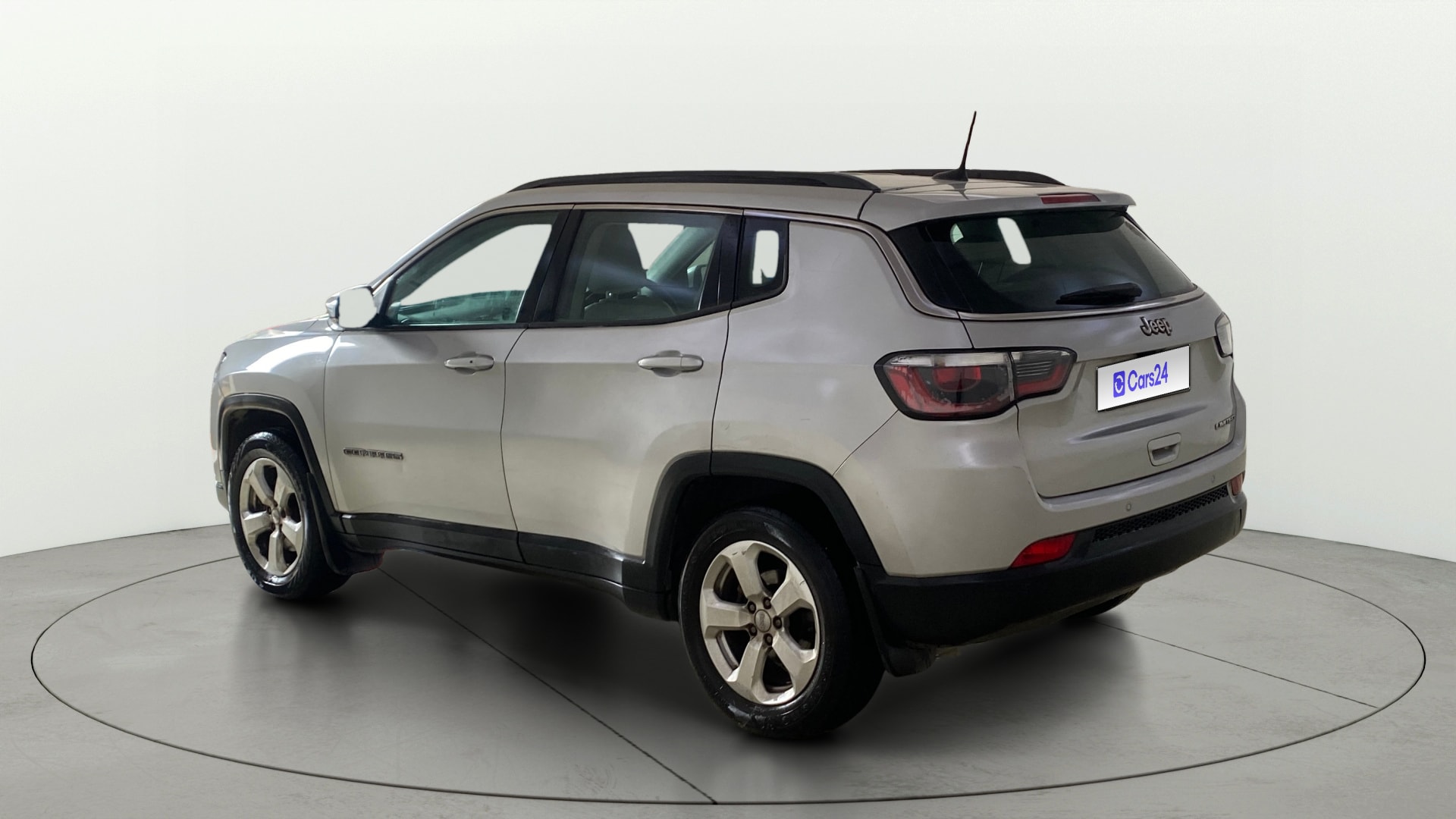 View 2017 Jeep Compass Limited 1.4 Multi AIR Petrol DDCT AT BS IV Image 2 Used 2017 Jeep Compass Limited 1.4 Multi AIR Petrol DDCT AT BS IV Image 2