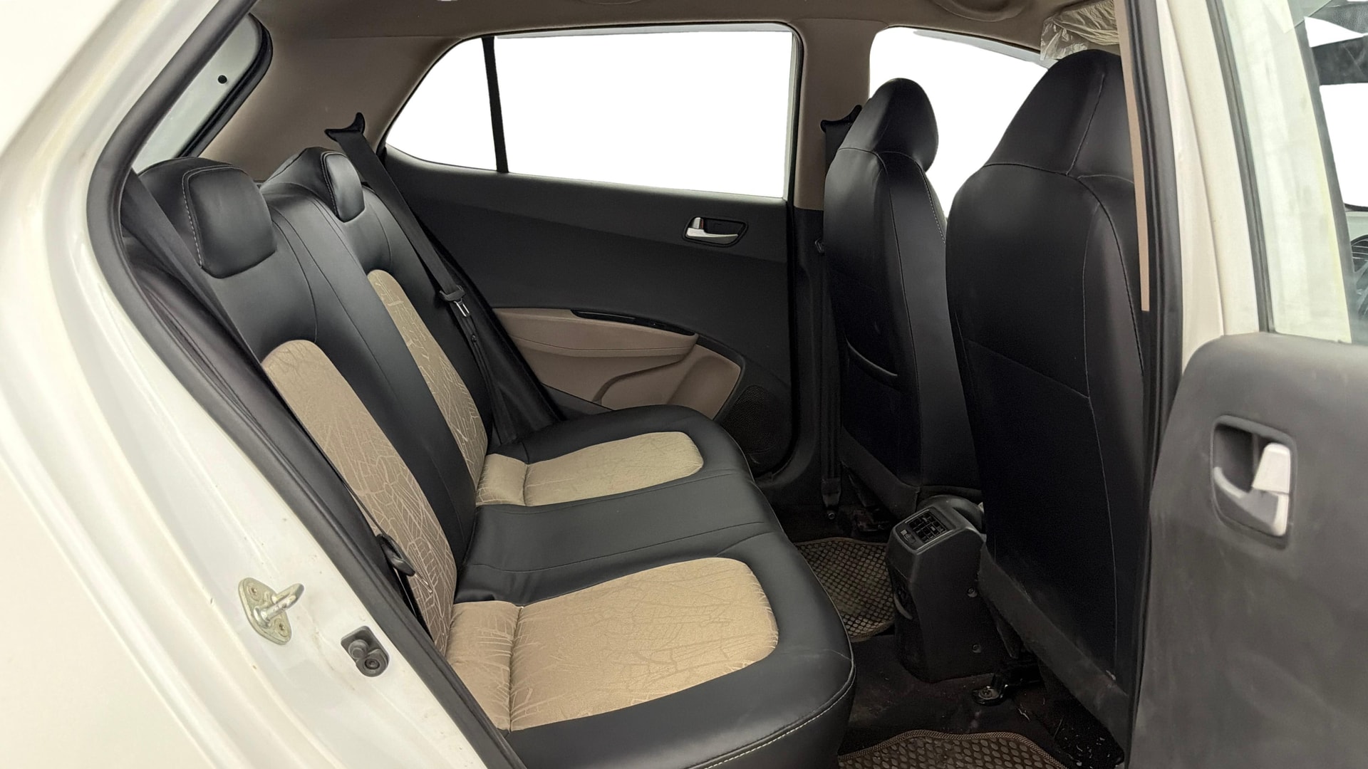 View 2019 Hyundai Grand i10 Sportz 1.2 Kappa Image 34 Used 2019 Hyundai Grand i10 Sportz 1.2 Kappa Image 34