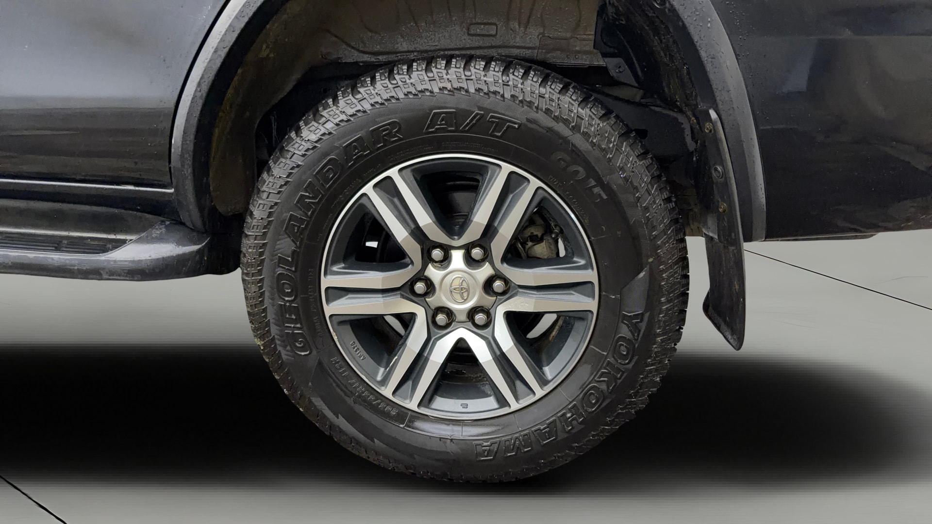View 2019 Toyota Fortuner 2.7 4X2 AT Image 8 Used 2019 Toyota Fortuner 2.7 4X2 AT Image 8