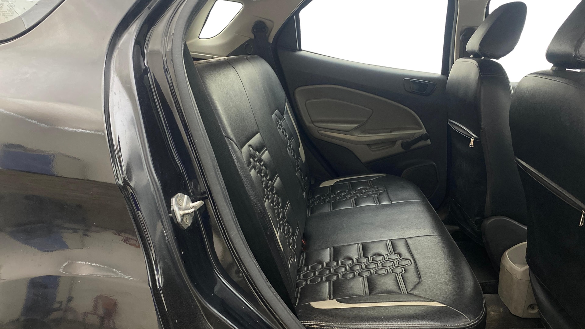 View 2014 Ford EcoSport 1.5 TDCi Diesel Ambiente BS IV Image 28 Used 2014 Ford EcoSport 1.5 TDCi Diesel Ambiente BS IV Image 28