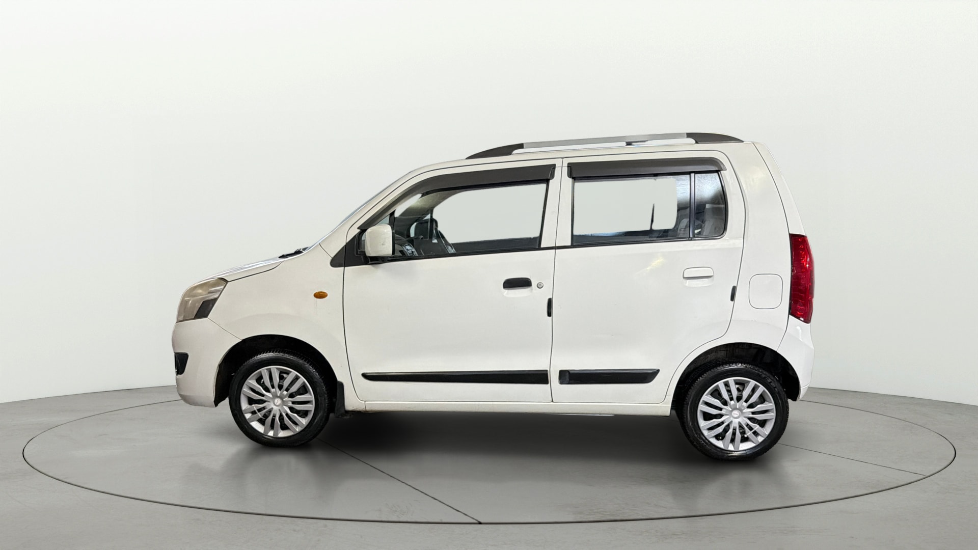 View 2017 Maruti Suzuki 1000 Base Variant Image 5 Used 2017 Maruti Suzuki 1000 Base Variant Image 5
