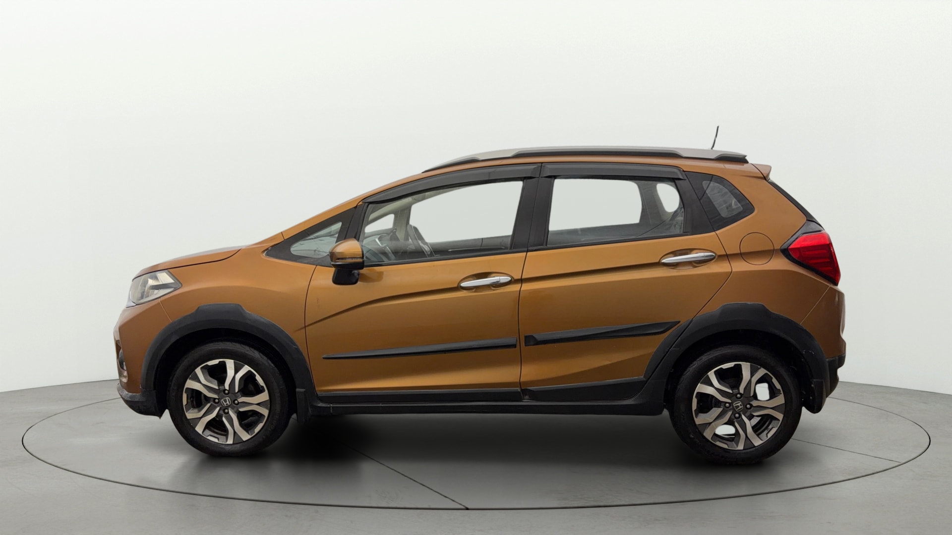 View 2017 Honda WR-V S MT Diesel Edge Edition Image 5 Used 2017 Honda WR-V S MT Diesel Edge Edition Image 5