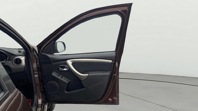 View Renault Duster Image 46 Used Renault Duster Image 46