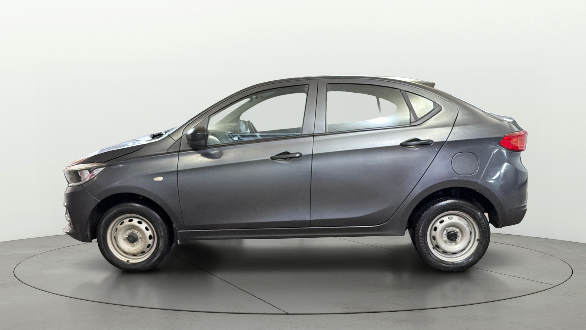 View 2022 Tata Tigor XE Diesel Image 5 Used 2022 Tata Tigor XE Diesel Image 5