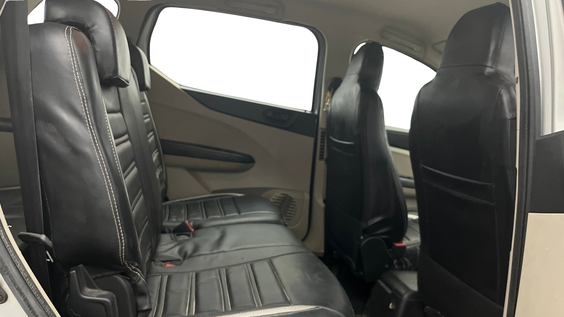 View 2020 Renault Triber RXT Image 30 Used 2020 Renault Triber RXT Image 30