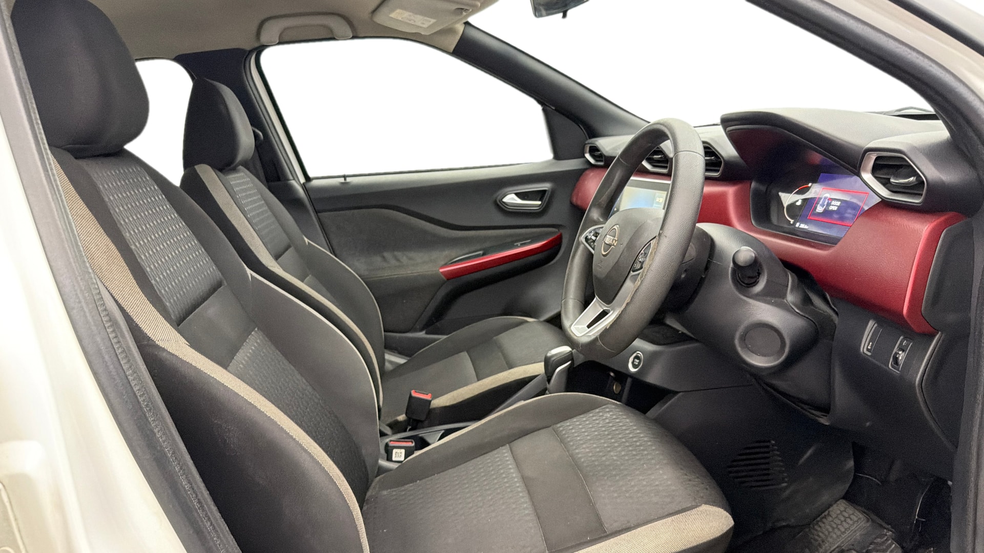View 2022 Nissan Magnite Turbo XV CVT Red Edition Image 17 Used 2022 Nissan Magnite Turbo XV CVT Red Edition Image 17