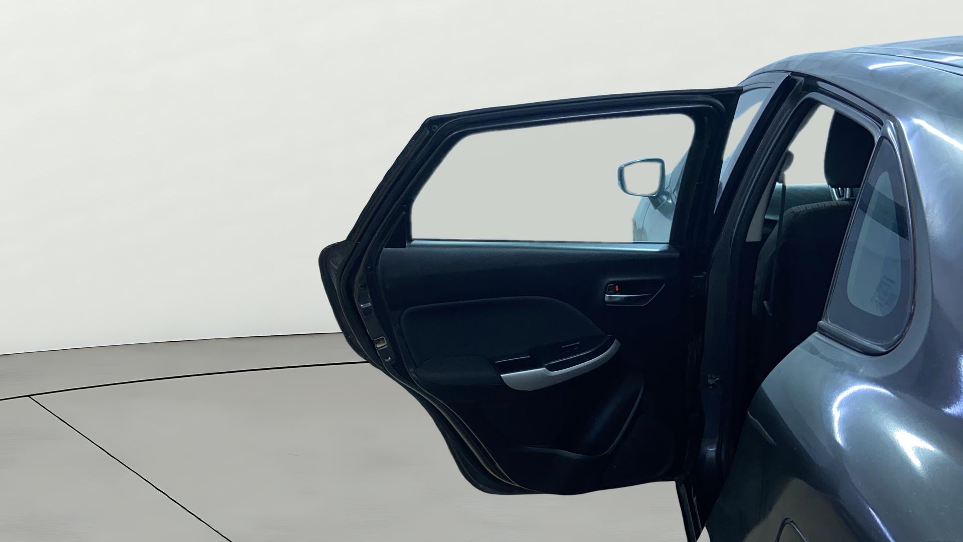View 2018 Maruti Suzuki 1000 Base Variant Image 22 Used 2018 Maruti Suzuki 1000 Base Variant Image 22
