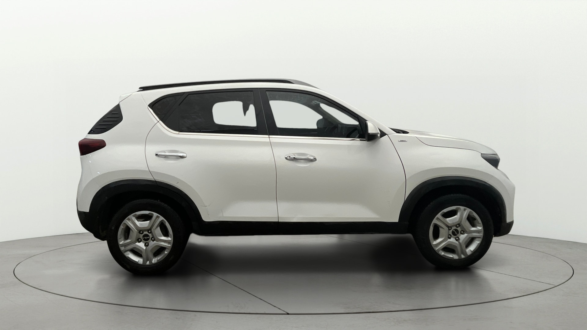 View 2023 Kia Sonet HTK Plus iMT Petrol Image 26 Used 2023 Kia Sonet HTK Plus iMT Petrol Image 26