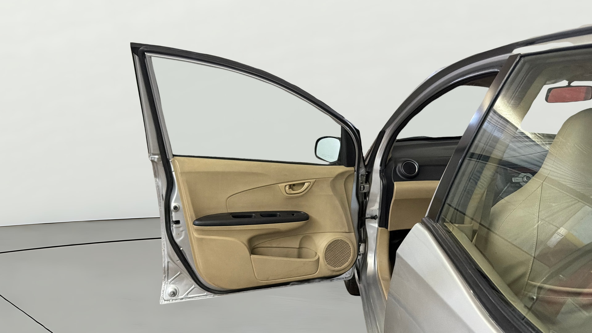 View 2015 Honda Mobilio E Diesel Image 31 Used 2015 Honda Mobilio E Diesel Image 31