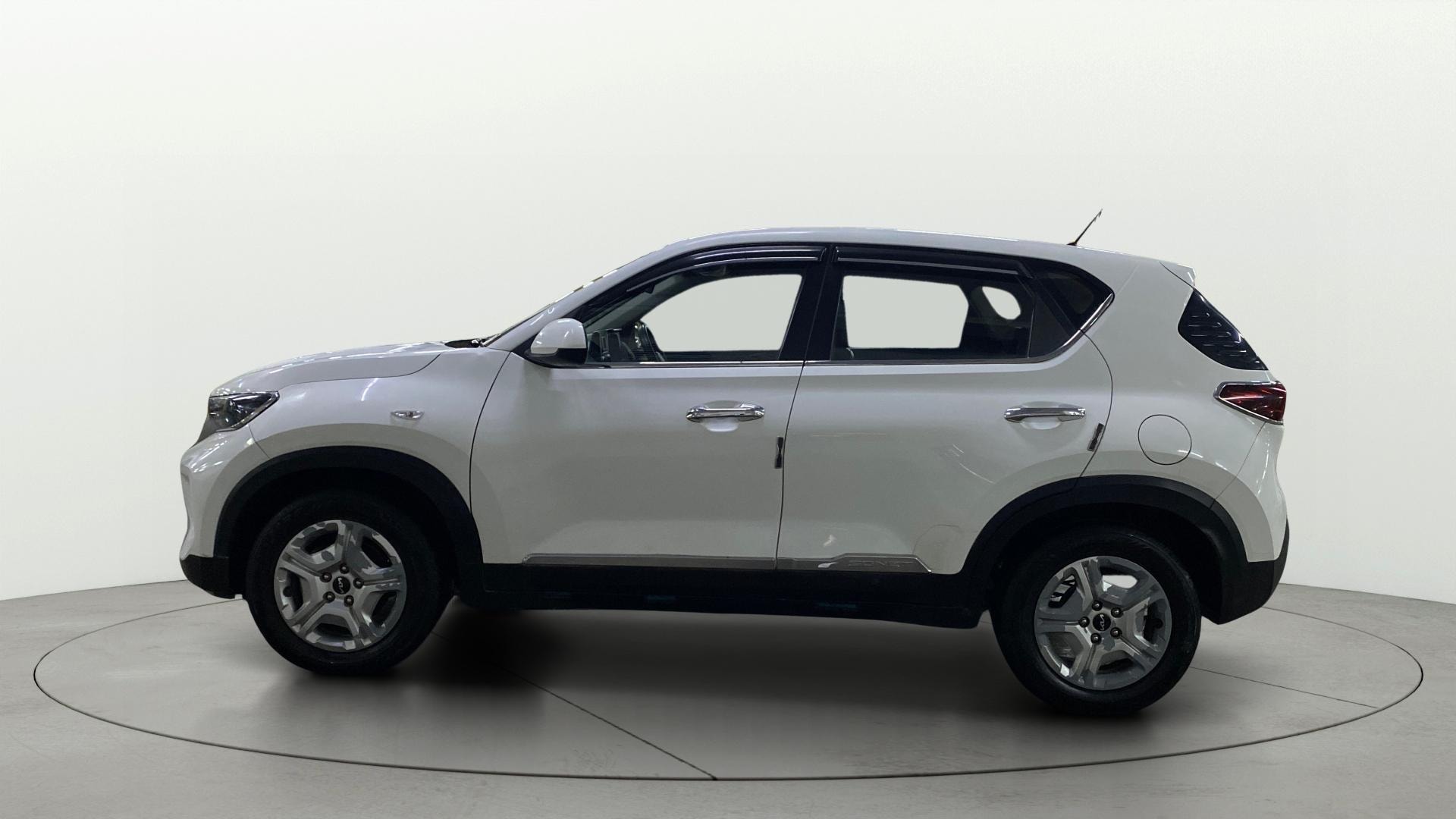 View 2022 Kia Sonet HTK Diesel Image 5 Used 2022 Kia Sonet HTK Diesel Image 5