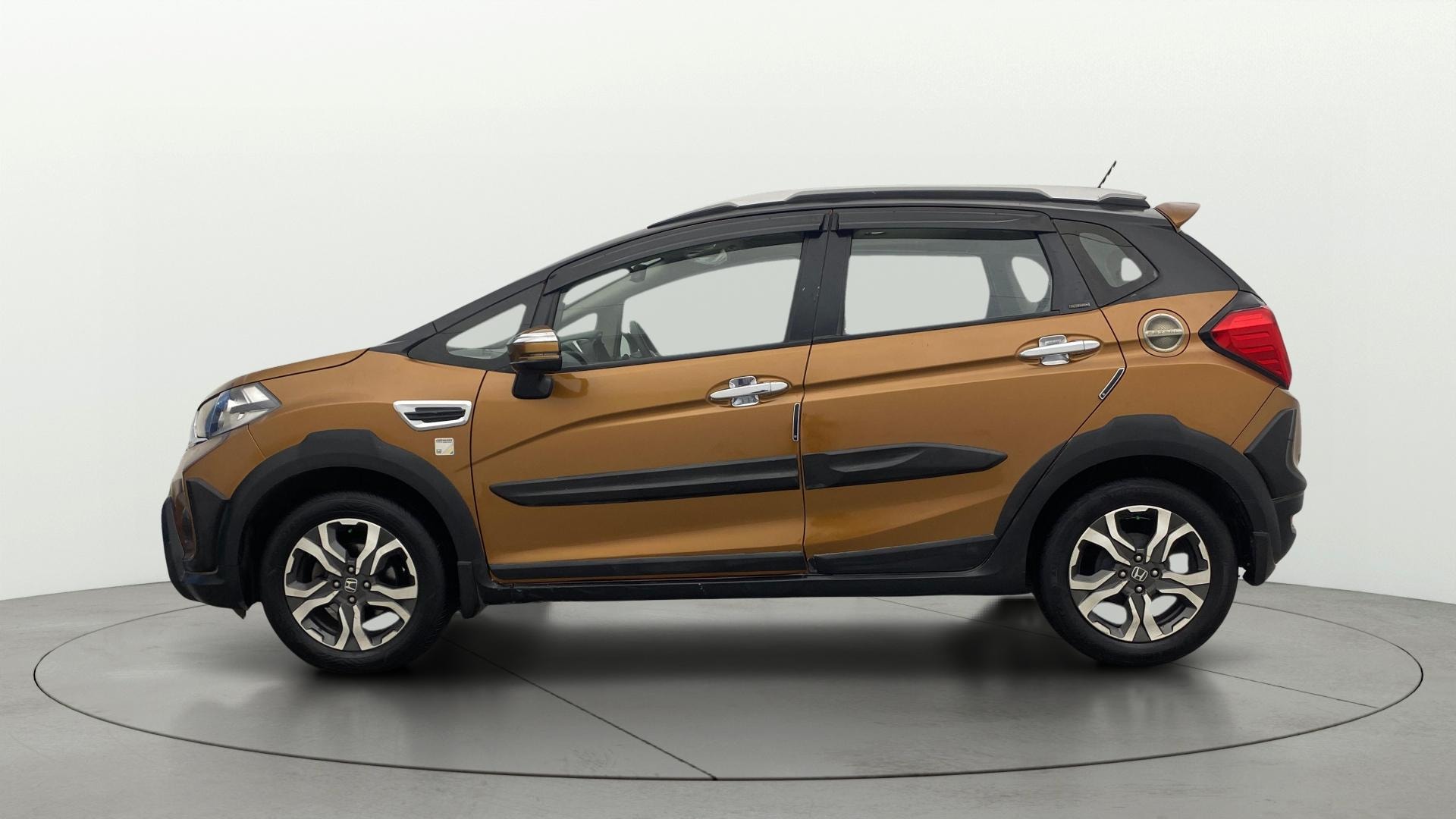 View 2017 Honda WR-V S MT Diesel Edge Edition Image 5 Used 2017 Honda WR-V S MT Diesel Edge Edition Image 5