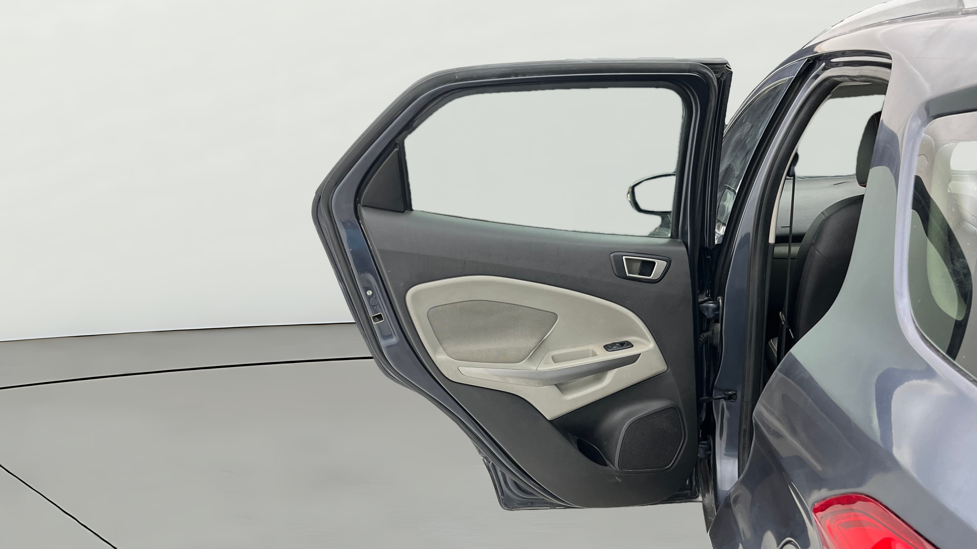 View 2014 Ford EcoSport 1.5 TDCi Diesel Ambiente BS IV Image 14 Used 2014 Ford EcoSport 1.5 TDCi Diesel Ambiente BS IV Image 14