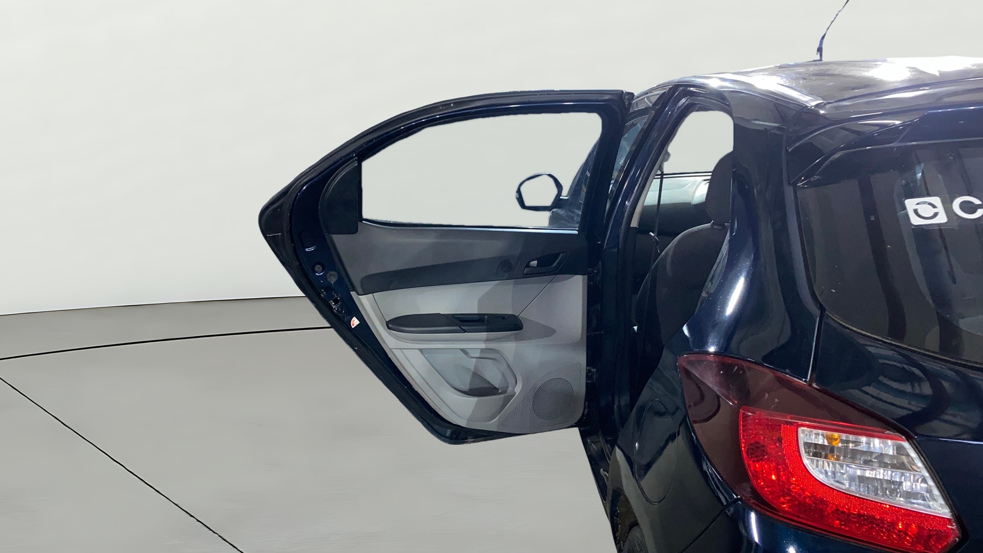 View 2021 Tata Tiago Revotorq XB Image 22 Used 2021 Tata Tiago Revotorq XB Image 22