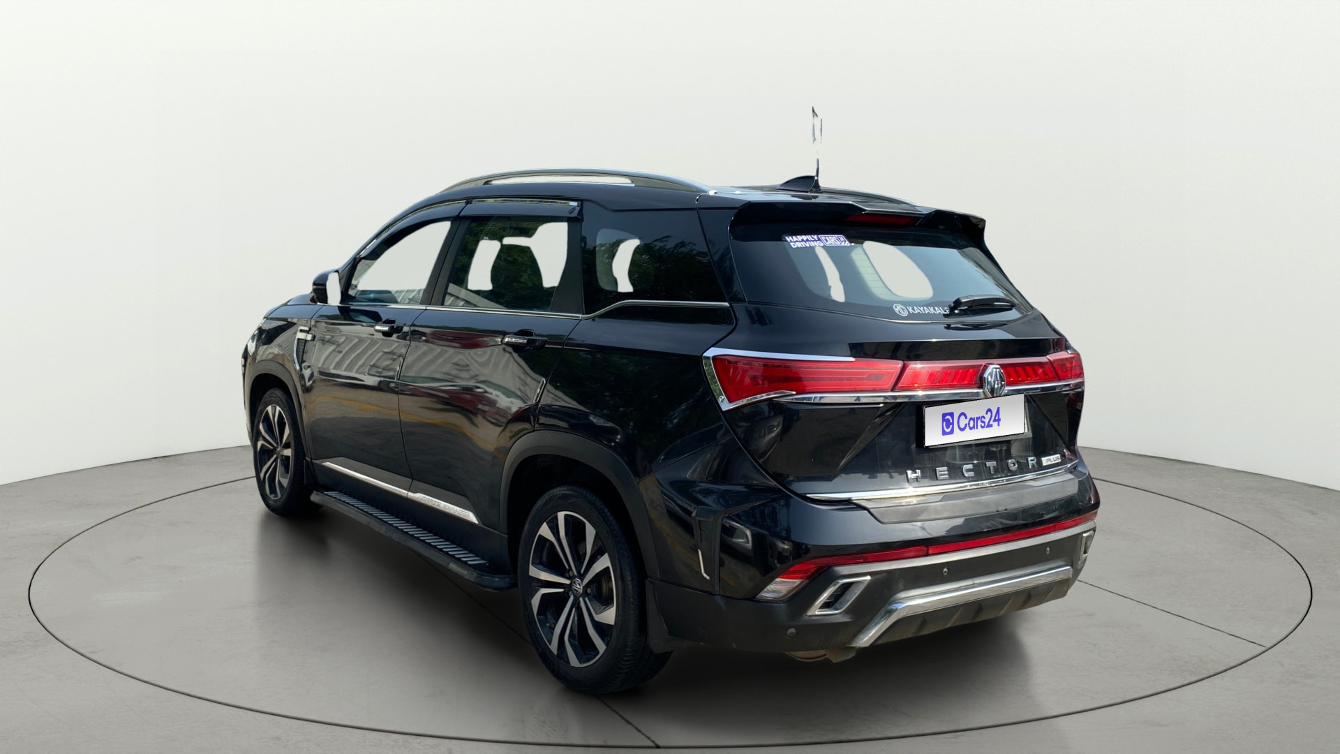 View 2023 MG Hector Plus Sharp Pro 6 Seater Petrol Image 2 Used 2023 MG Hector Plus Sharp Pro 6 Seater Petrol Image 2