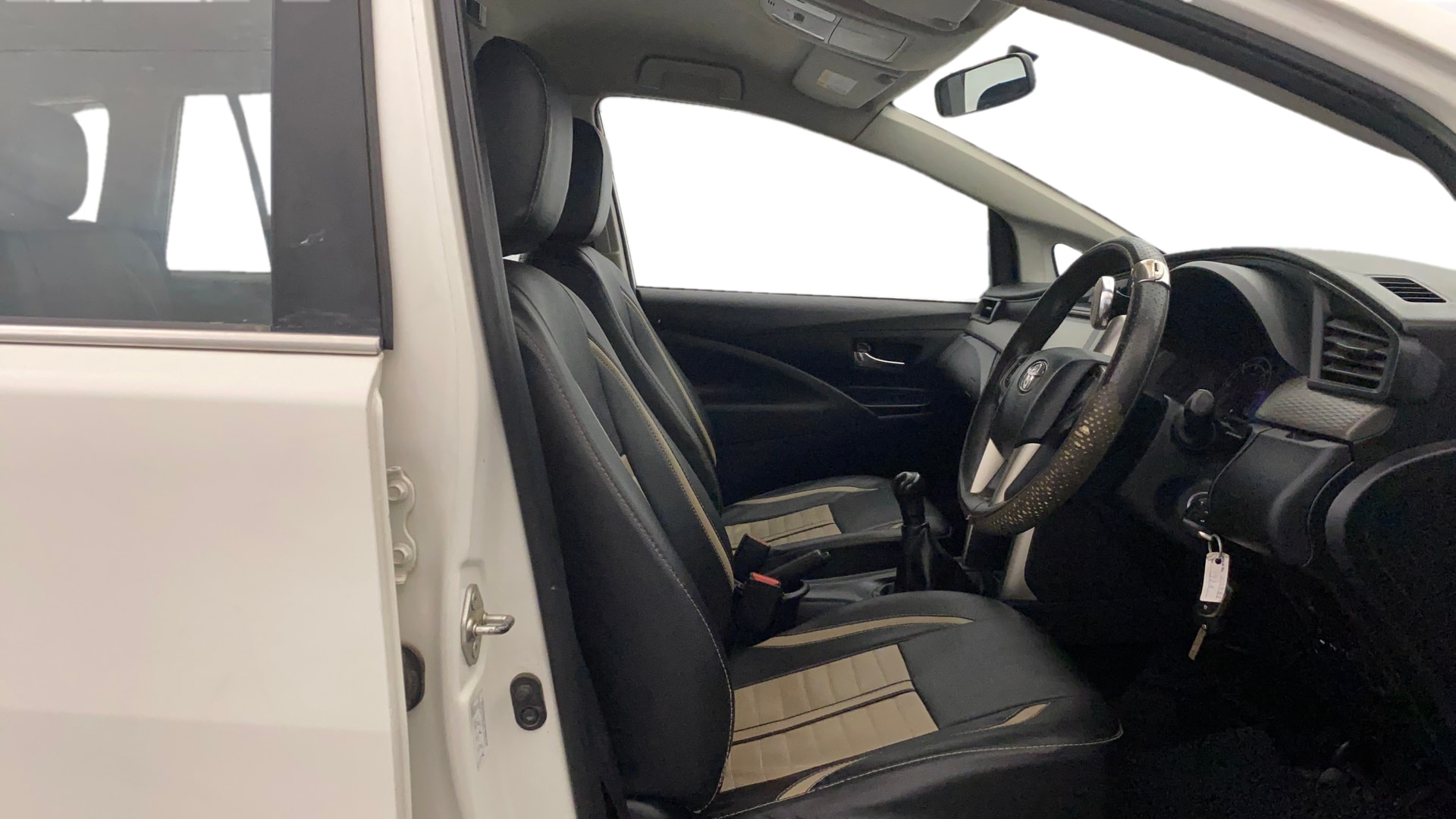 View 2020 Toyota Innova Crysta 2.8 ZX AT 7-Seater Image 19 Used 2020 Toyota Innova Crysta 2.8 ZX AT 7-Seater Image 19