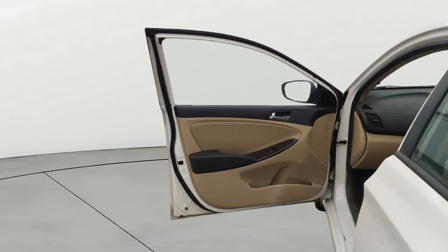 View Hyundai Fluidic Verna Image 31 Used Hyundai Fluidic Verna Image 31