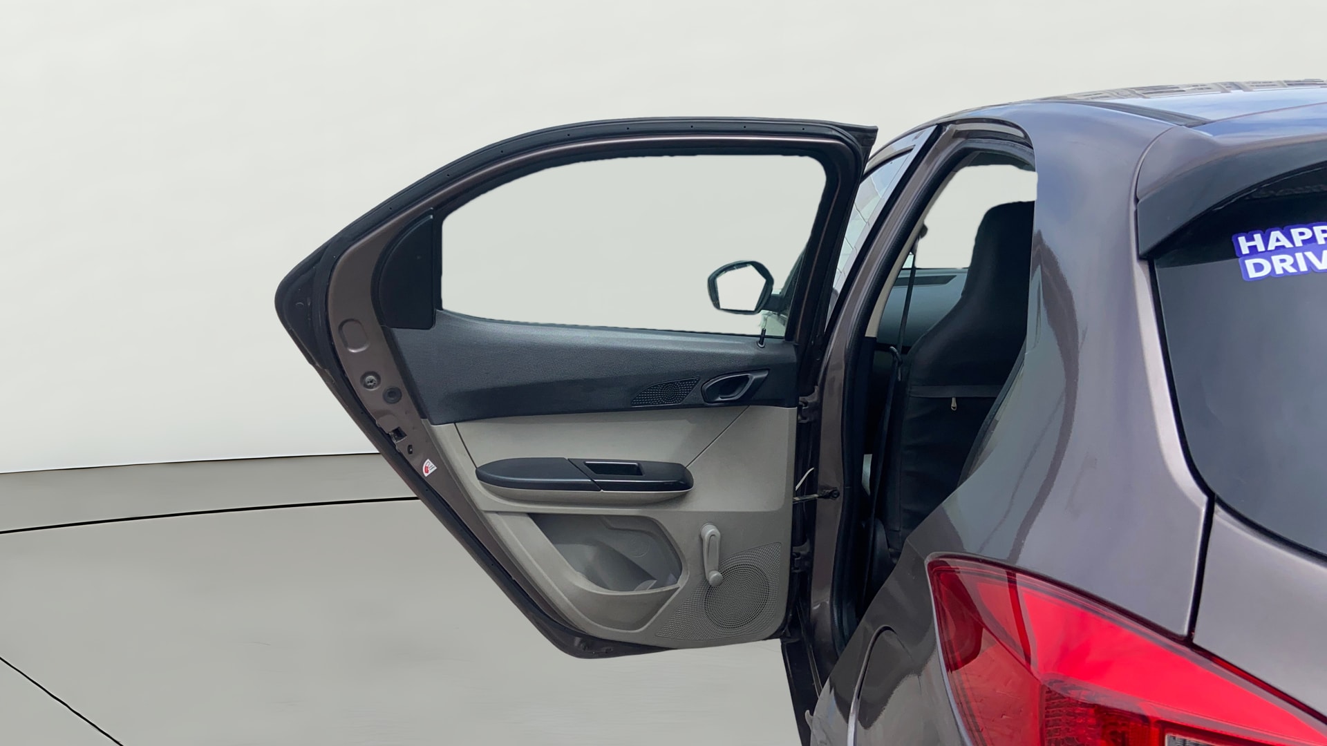 View 2018 Tata Tiago Revotorq XE Image 22 Used 2018 Tata Tiago Revotorq XE Image 22
