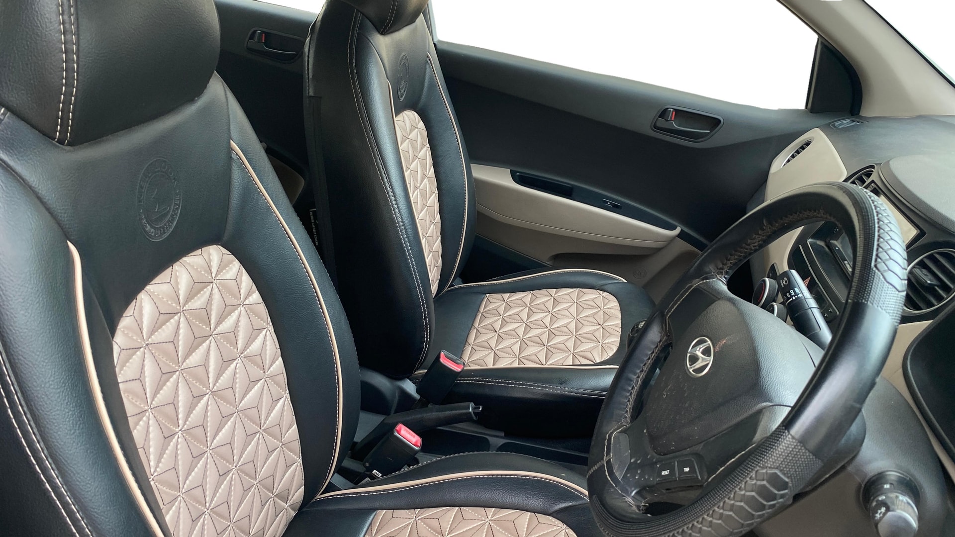 View 2015 Hyundai Grand i10 Magna 1.2 Kappa VTVT Image 27 Used 2015 Hyundai Grand i10 Magna 1.2 Kappa VTVT Image 27
