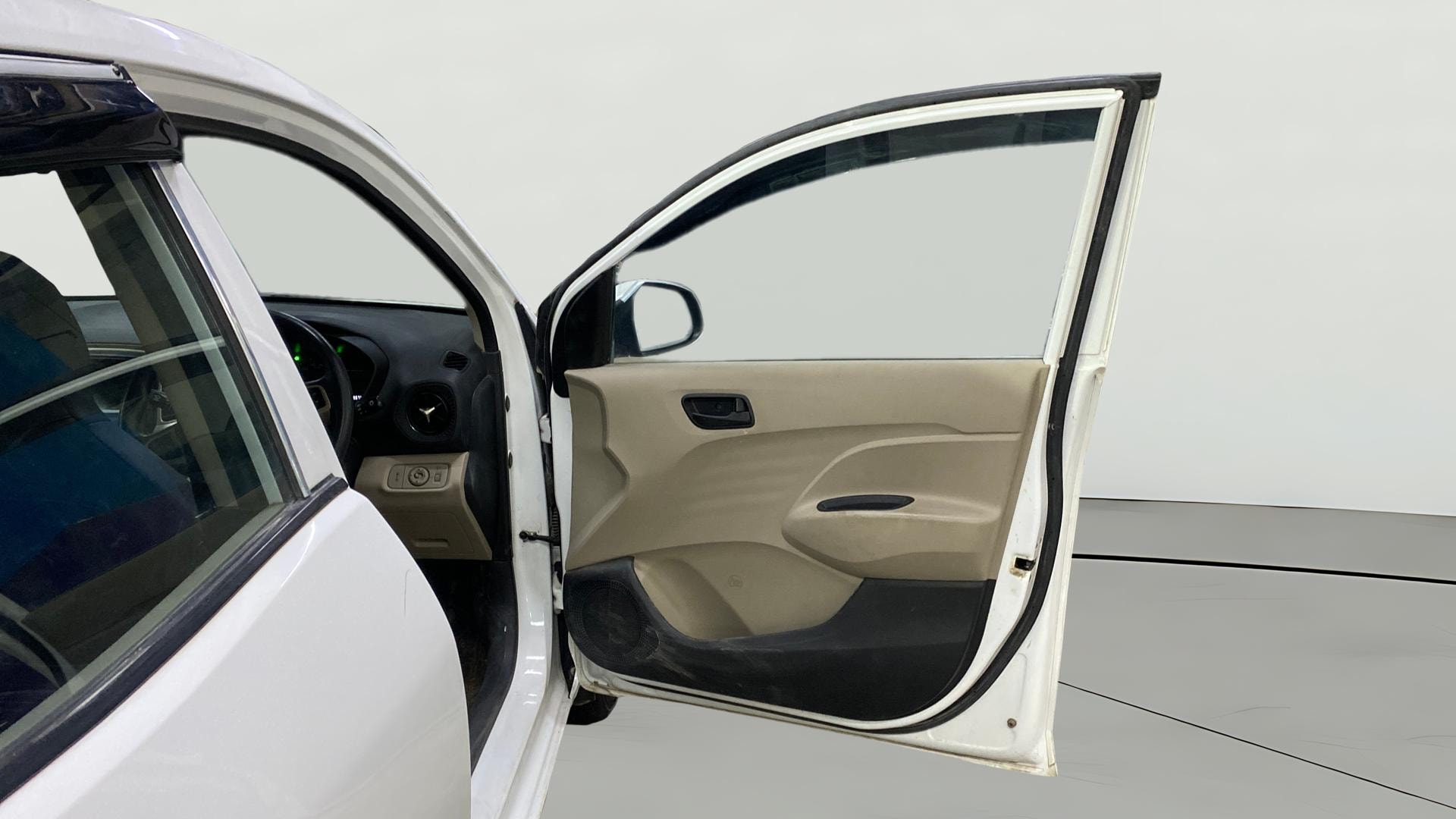 View 2022 Hyundai New Santro D-Lite Petrol Image 44 Used 2022 Hyundai New Santro D-Lite Petrol Image 44