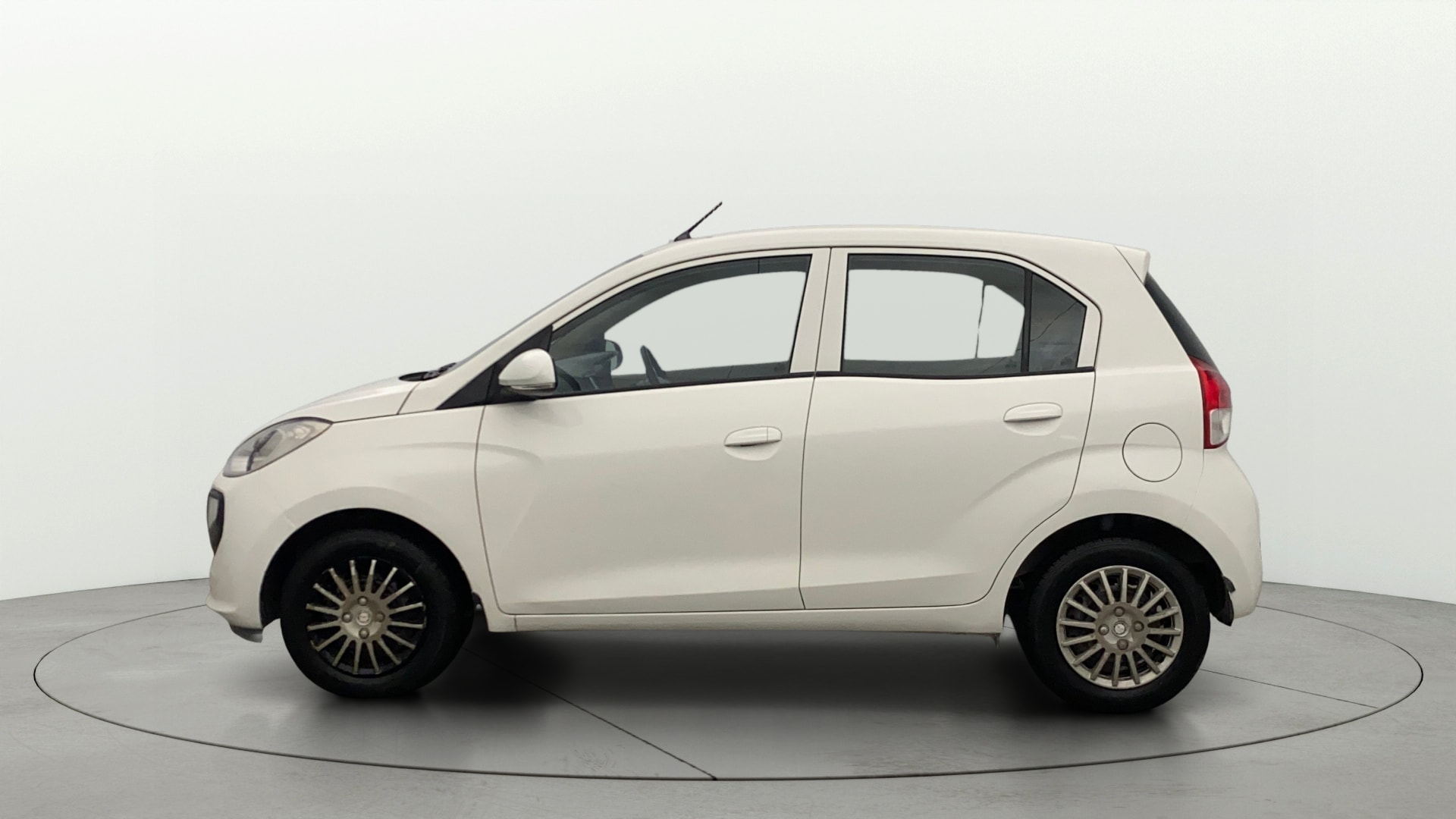 View 2019 Hyundai New Santro D-Lite Petrol Image 6 Used 2019 Hyundai New Santro D-Lite Petrol Image 6