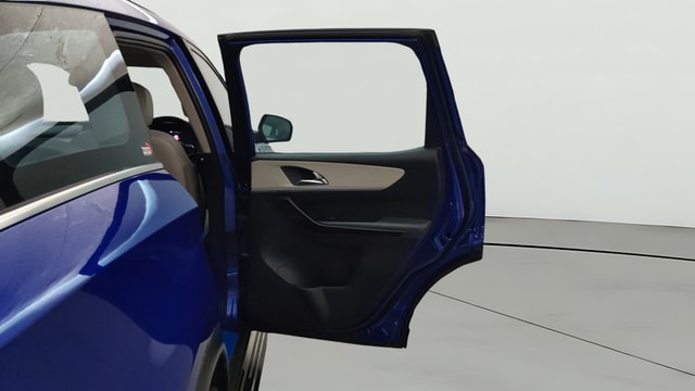 View Mahindra XUV700 Image 8 Used Mahindra XUV700 Image 8