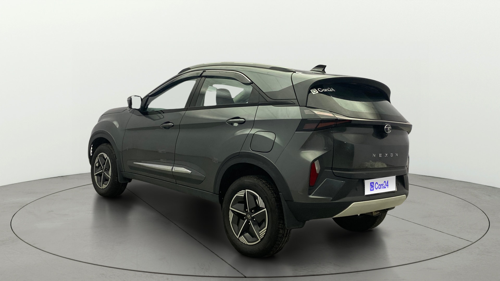 View 2023 Tata Nexon Revotron XE Image 2 Used 2023 Tata Nexon Revotron XE Image 2