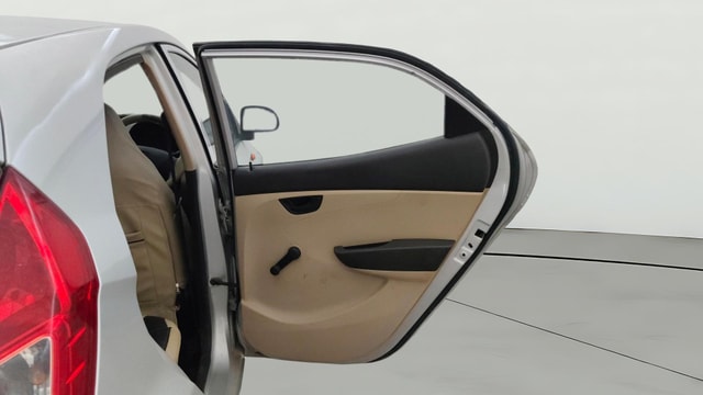View Hyundai EON Image 7 Used Hyundai EON Image 7