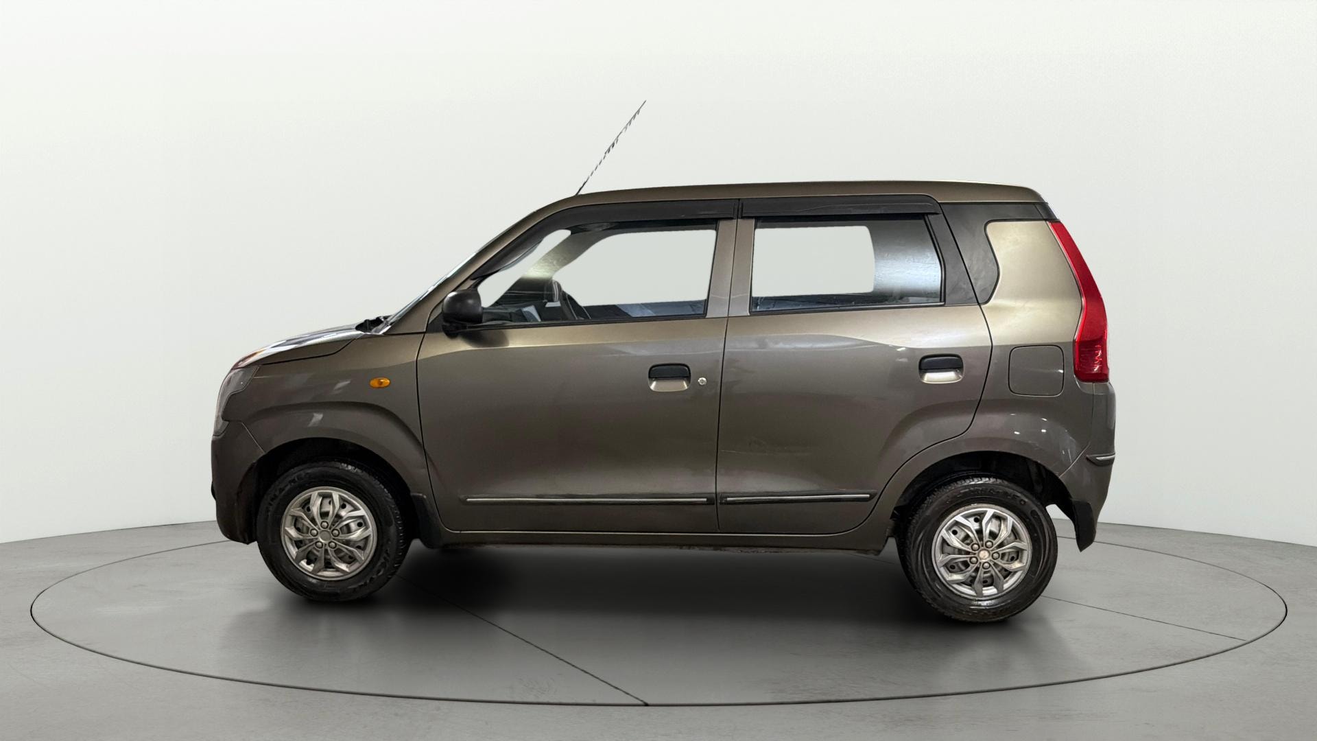 View 2023 Maruti Suzuki 1000 Base Variant Image 5 Used 2023 Maruti Suzuki 1000 Base Variant Image 5