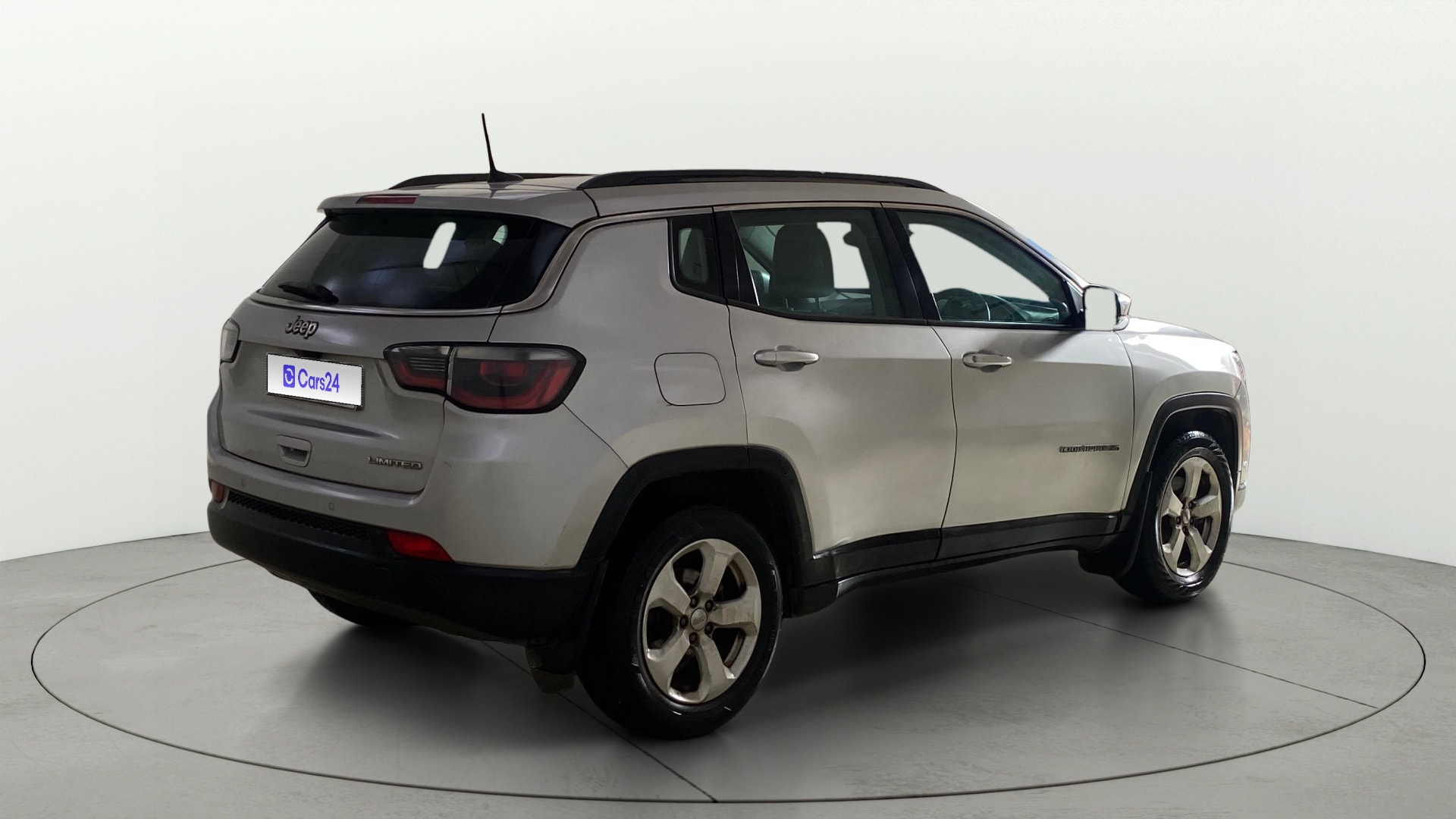 View 2017 Jeep Compass Limited 1.4 Multi AIR Petrol DDCT AT BS IV Image 45 Used 2017 Jeep Compass Limited 1.4 Multi AIR Petrol DDCT AT BS IV Image 45