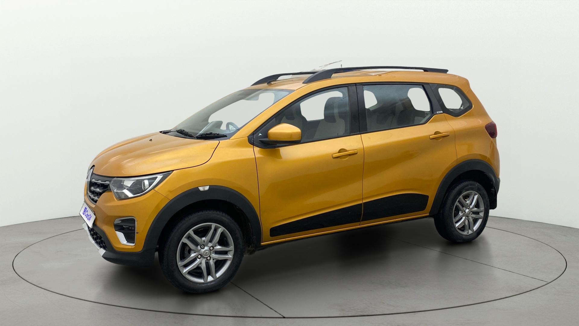 View 2021 Renault Triber RXZ AMT Image 36 Used 2021 Renault Triber RXZ AMT Image 36