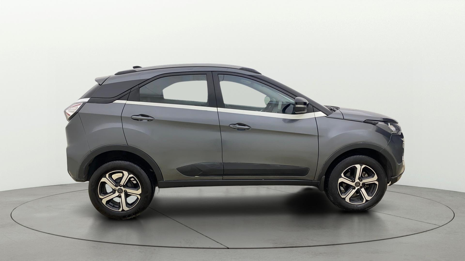 View 2022 Tata Nexon XZ Plus Diesel Image 8 Used 2022 Tata Nexon XZ Plus Diesel Image 8