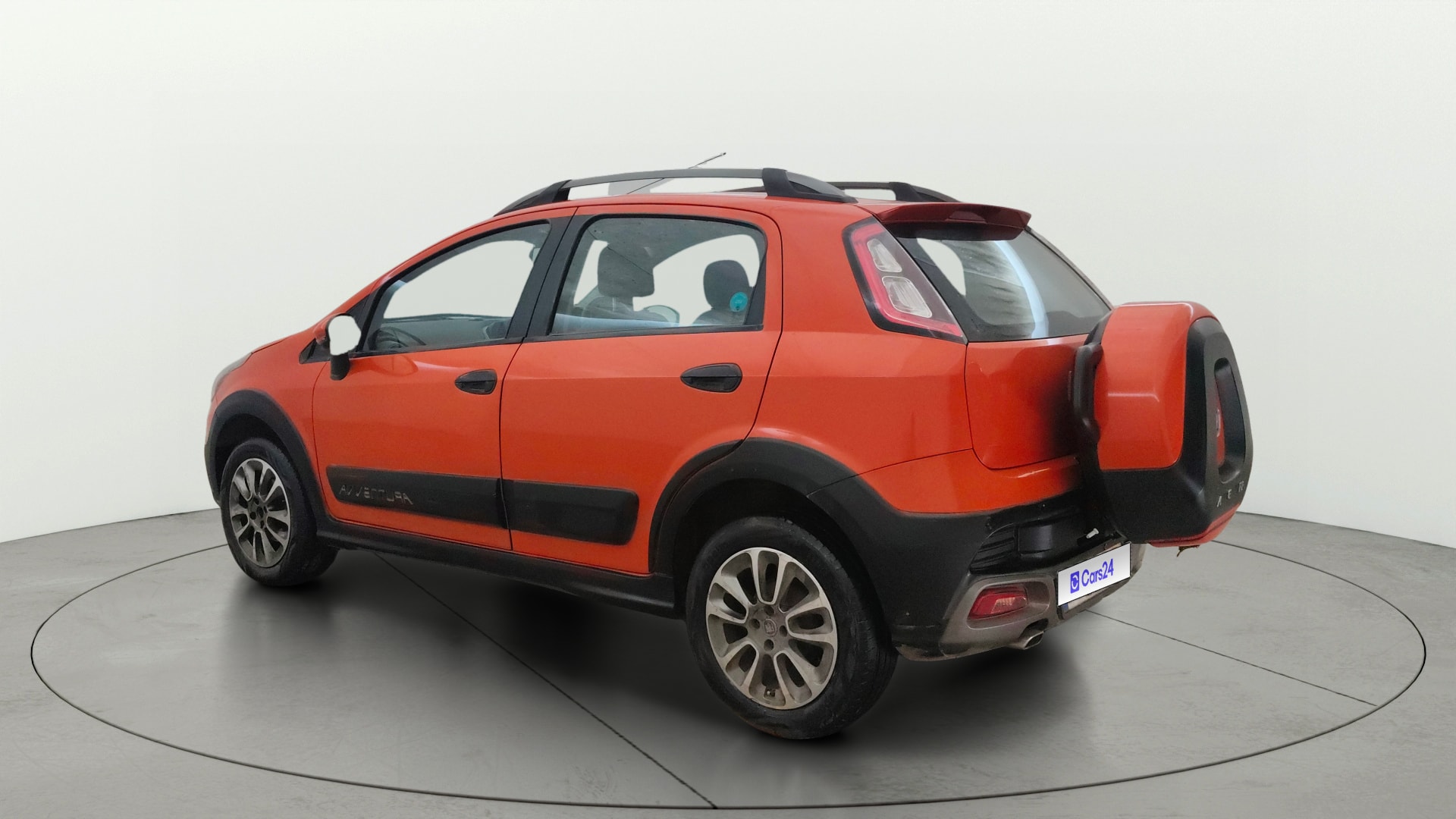 View 2016 Fiat Avventura Dynamic 1.4L FIRE Petrol Image 2 Used 2016 Fiat Avventura Dynamic 1.4L FIRE Petrol Image 2