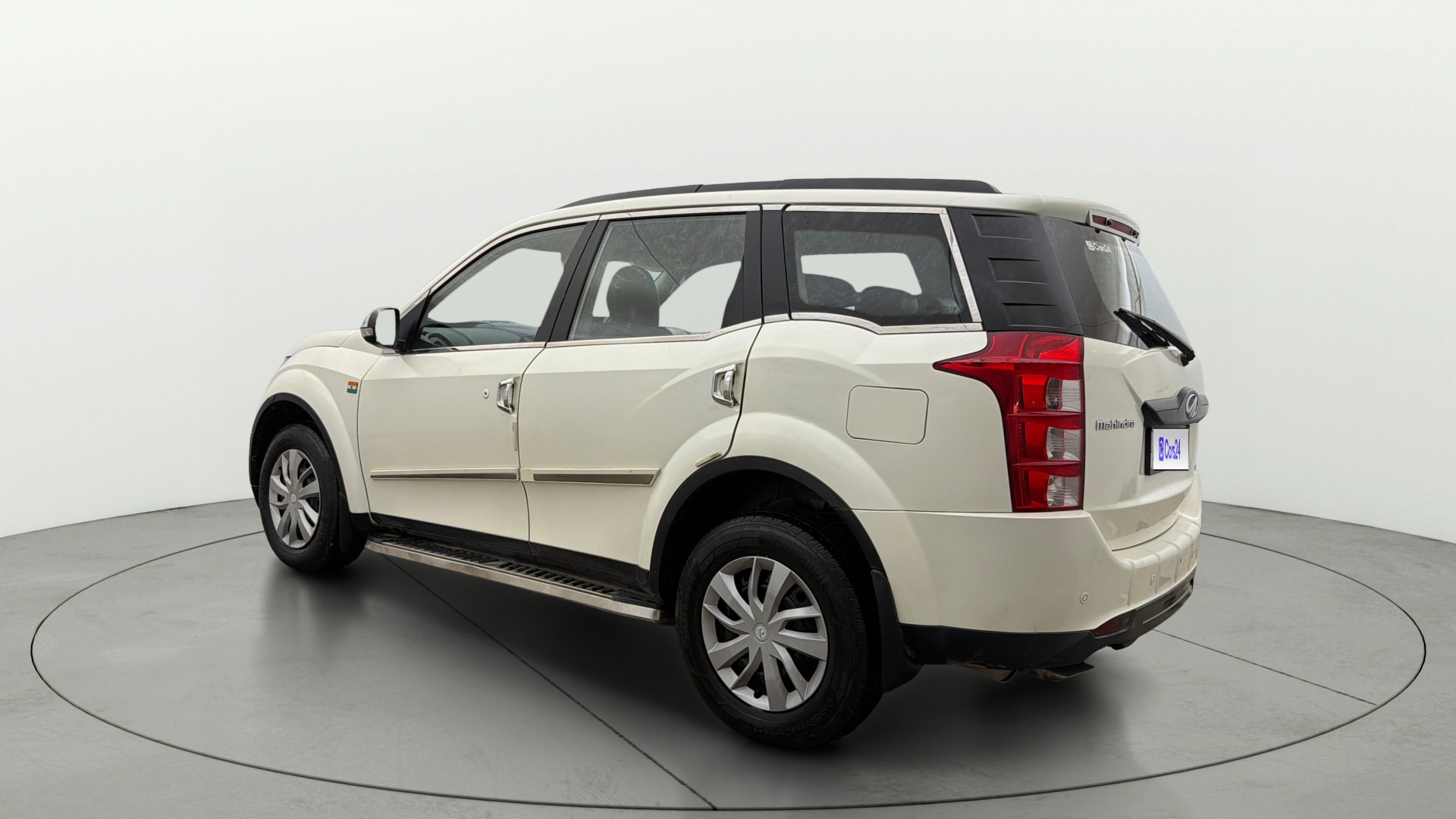 View 2018 Mahindra XUV500 W4 BS4 1.99 litre Image 2 Used 2018 Mahindra XUV500 W4 BS4 1.99 litre Image 2