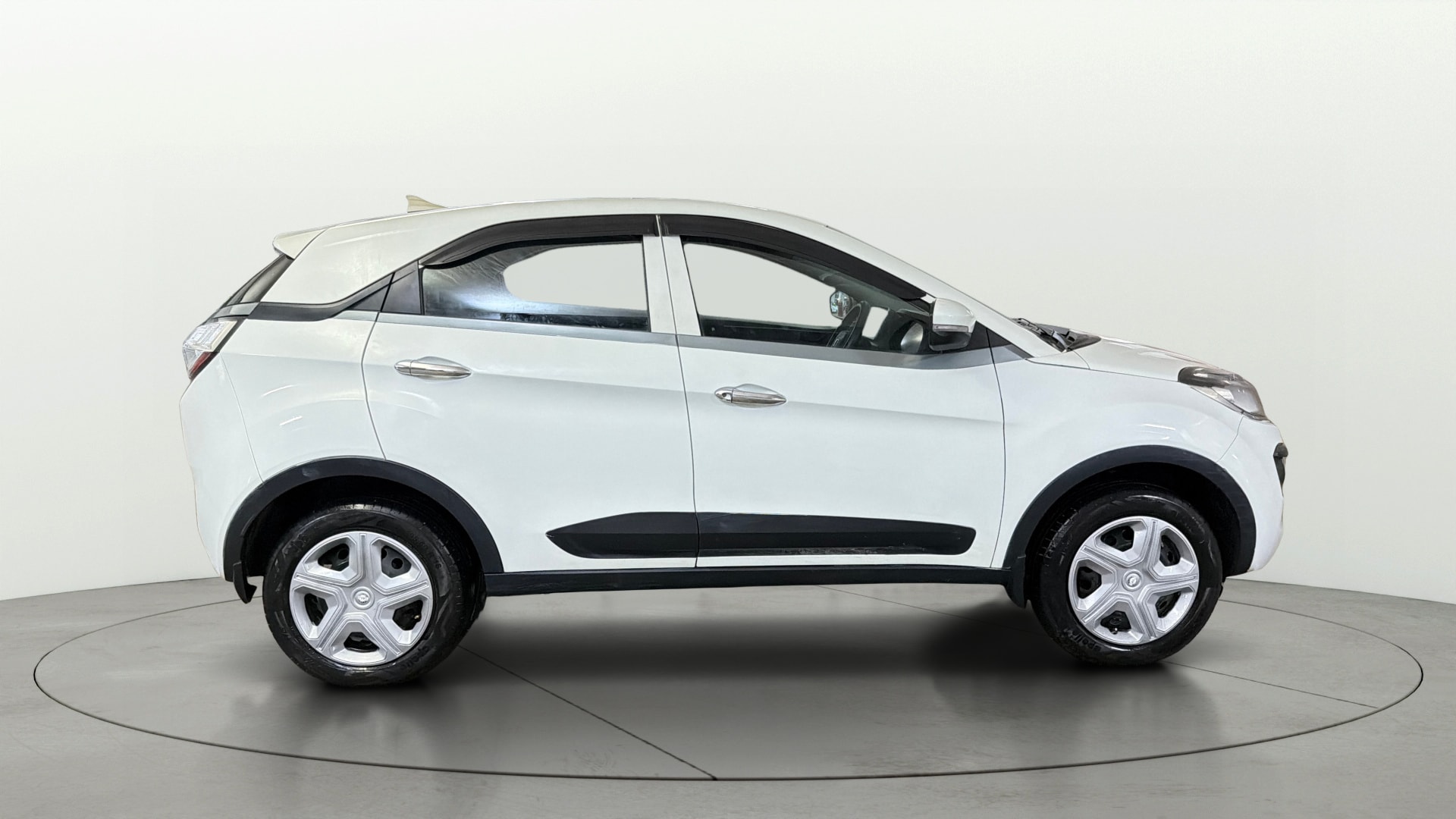 View 2018 Tata Nexon Revotron XM Image 8 Used 2018 Tata Nexon Revotron XM Image 8