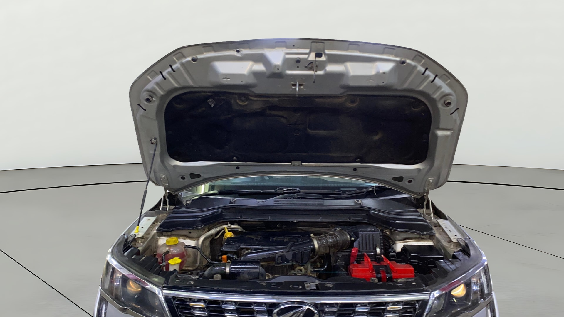 View 2019 Mahindra XUV300 W4 Petrol BS IV Image 21 Used 2019 Mahindra XUV300 W4 Petrol BS IV Image 21