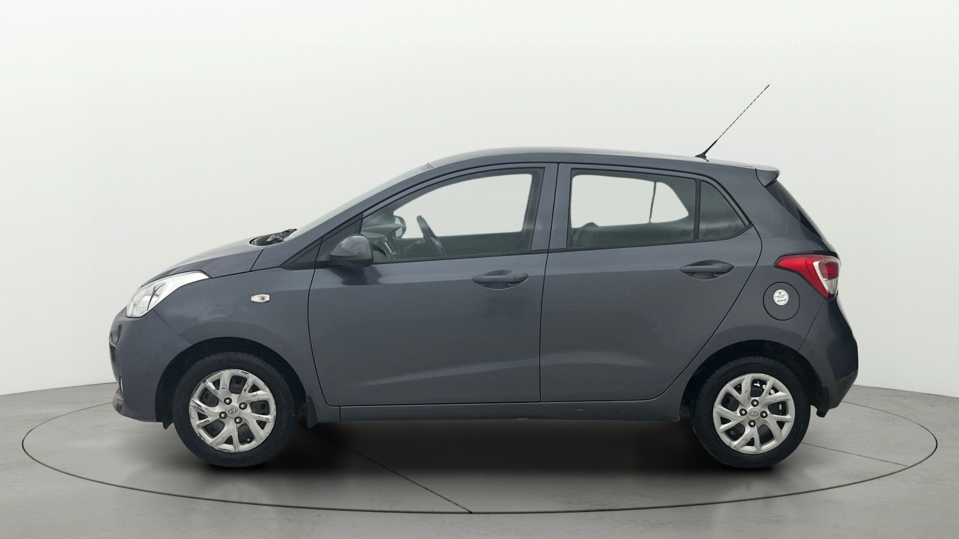 View 2017 Hyundai Grand i10 Sportz 1.2 Kappa Image 6 Used 2017 Hyundai Grand i10 Sportz 1.2 Kappa Image 6