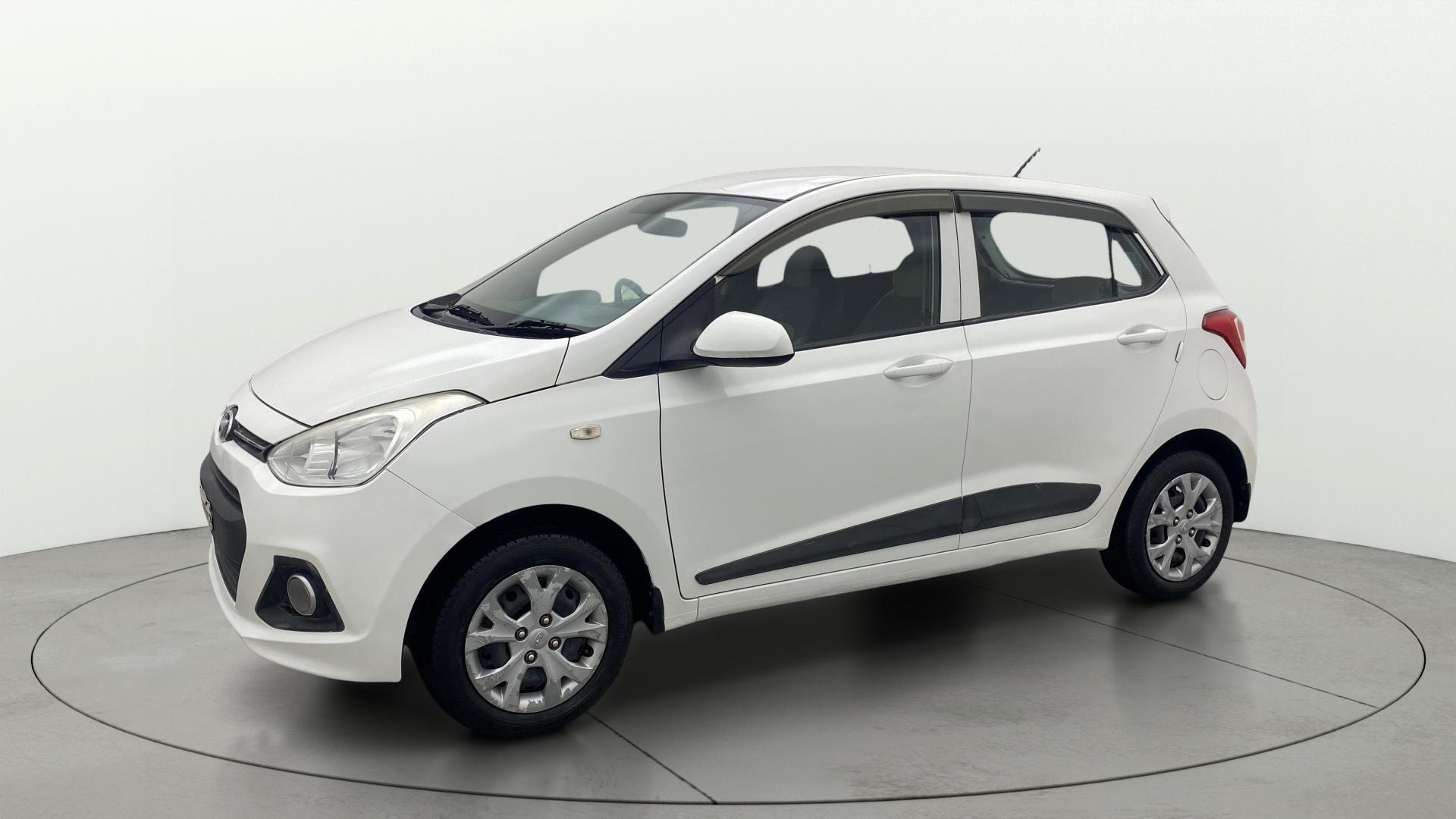 View 2017 Hyundai Grand i10 Magna 1.2 Kappa VTVT Image 35 Used 2017 Hyundai Grand i10 Magna 1.2 Kappa VTVT Image 35