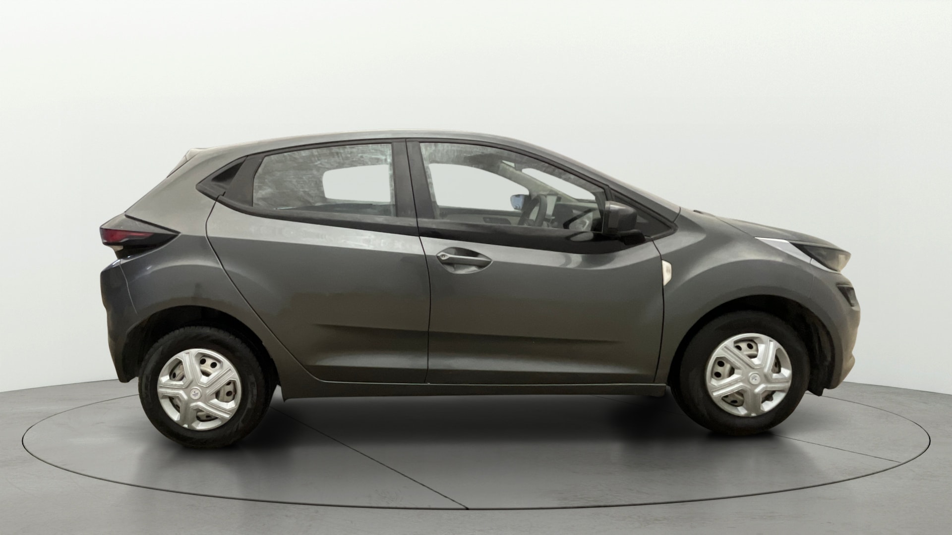 View 2022 Tata Altroz XE Petrol Image 26 Used 2022 Tata Altroz XE Petrol Image 26