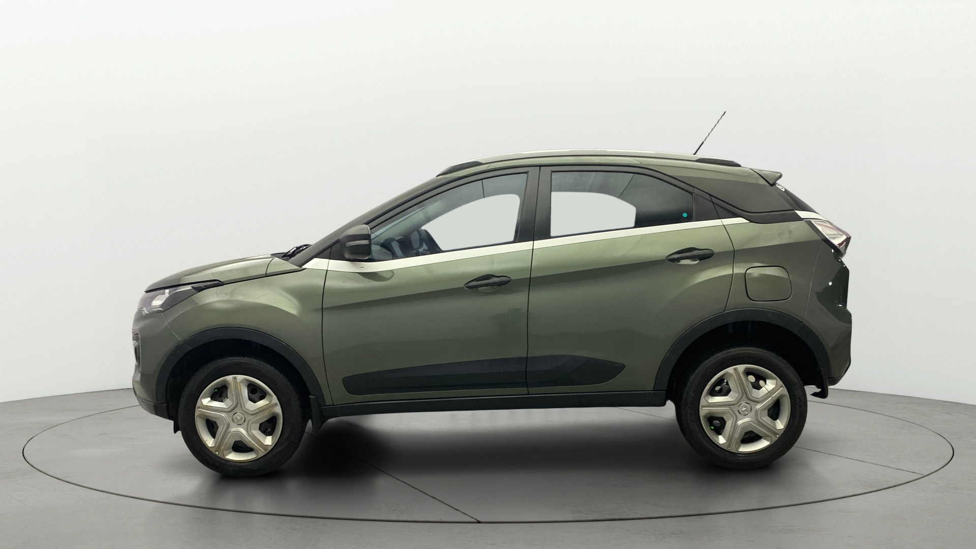 View 2021 Tata Nexon Revotron XE Image 5 Used 2021 Tata Nexon Revotron XE Image 5