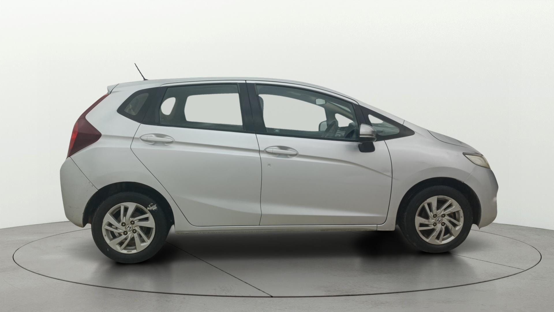 View 2015 Honda Jazz E MT Diesel Image 8 Used 2015 Honda Jazz E MT Diesel Image 8