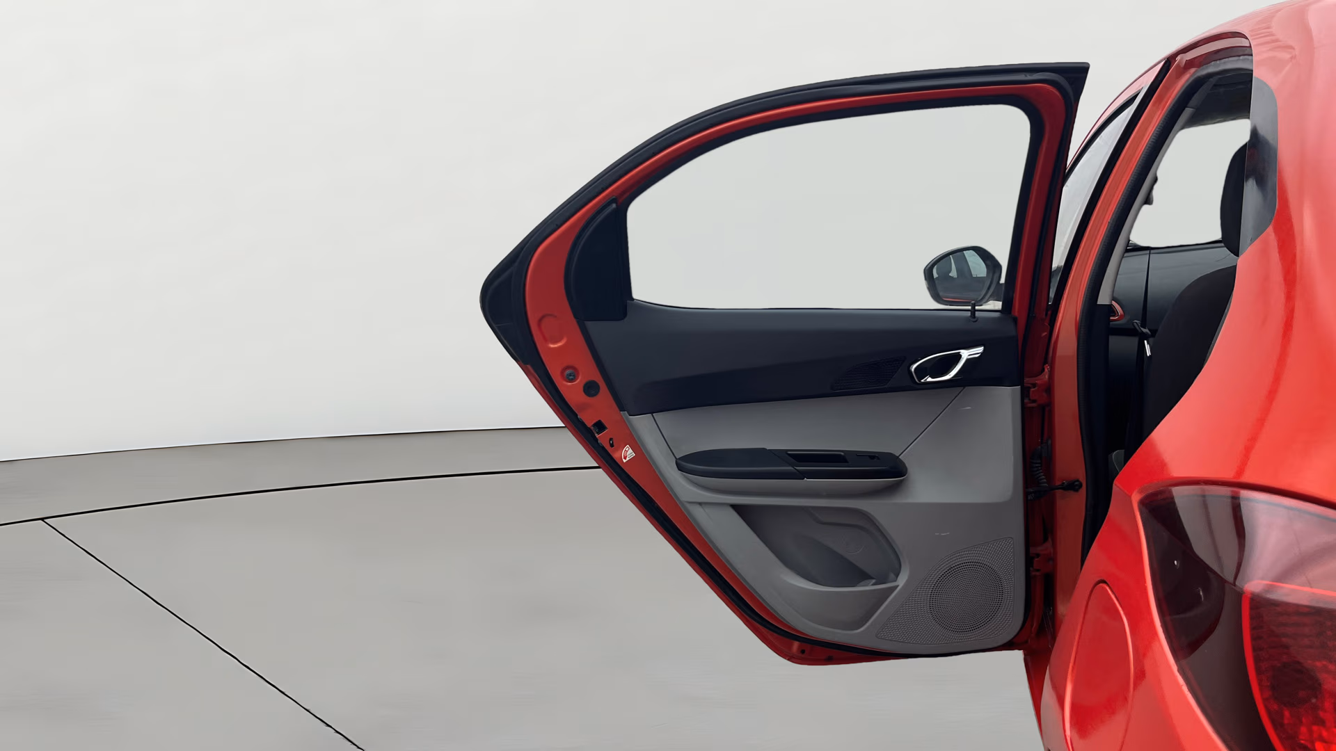 View 2022 Tata Tiago Revotorq XB Image 14 Used 2022 Tata Tiago Revotorq XB Image 14