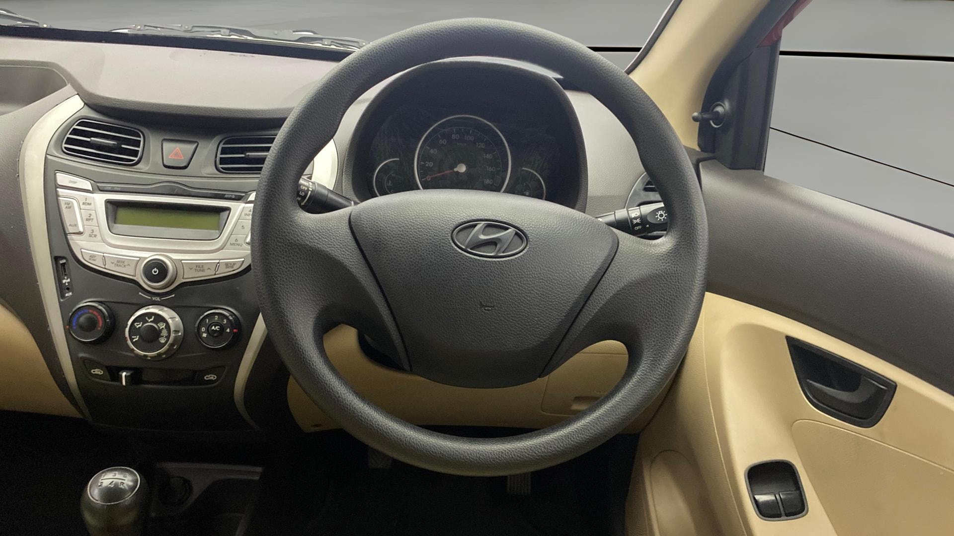 View 2019 Hyundai EON Magna Plus Image 12 Used 2019 Hyundai EON Magna Plus Image 12