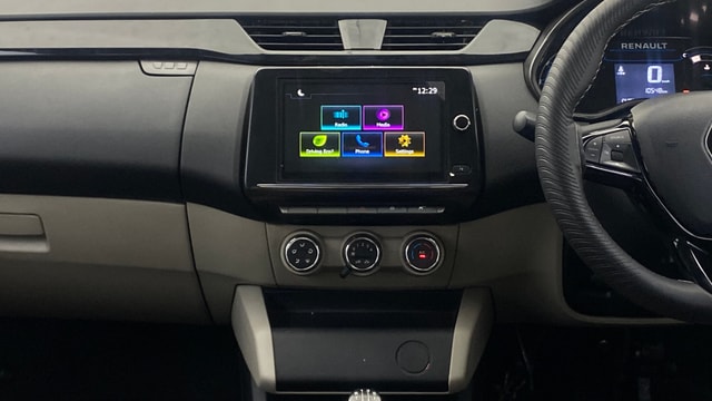 View Renault Triber Image 18 Used Renault Triber Image 18
