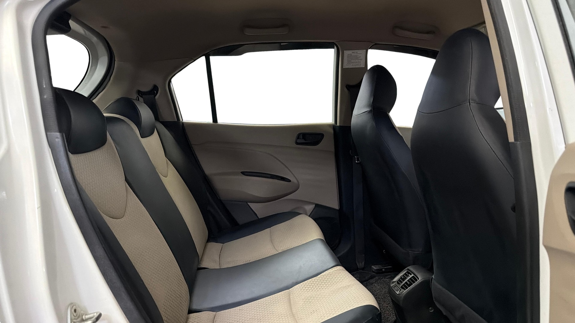 View 2021 Hyundai New Santro D-Lite Petrol Image 29 Used 2021 Hyundai New Santro D-Lite Petrol Image 29