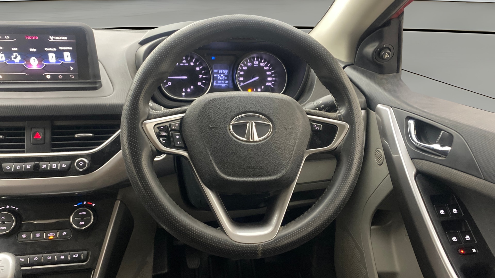 Used 2018 Tata Nexon Used 2018 Tata Nexon