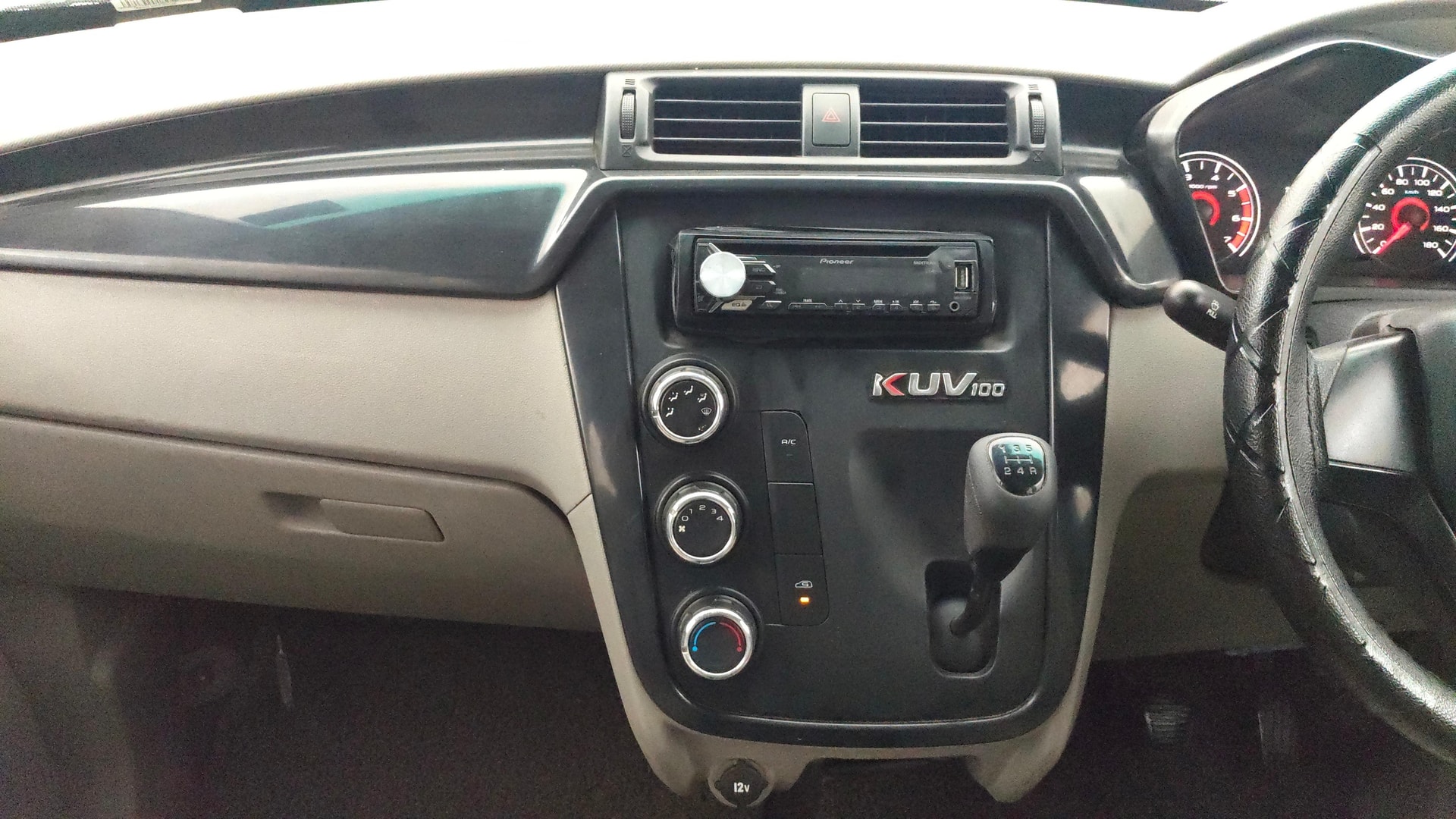 View 2016 Mahindra KUV100 K4 Plus Petrol 5 Seater BS IV Image 17 Used 2016 Mahindra KUV100 K4 Plus Petrol 5 Seater BS IV Image 17